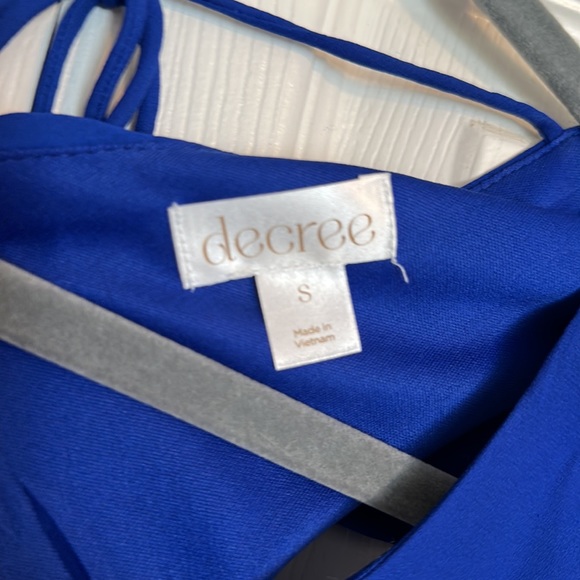 Decree Sleeveless Dress - Picture 4 of 6